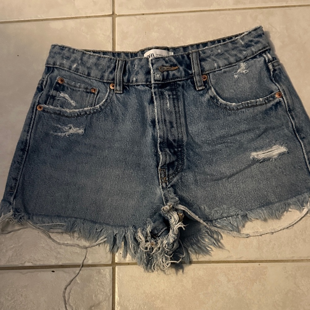 Zara Distressed Denim Shorts Size 2
